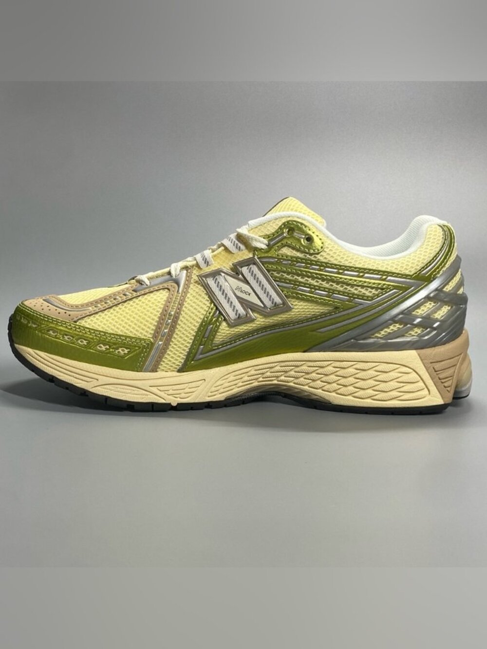 New Balance 1906R U1906RND Yellow Green Silver Beige Sneaker Mens 10.5 Womens 12 - Picture 6 of 10